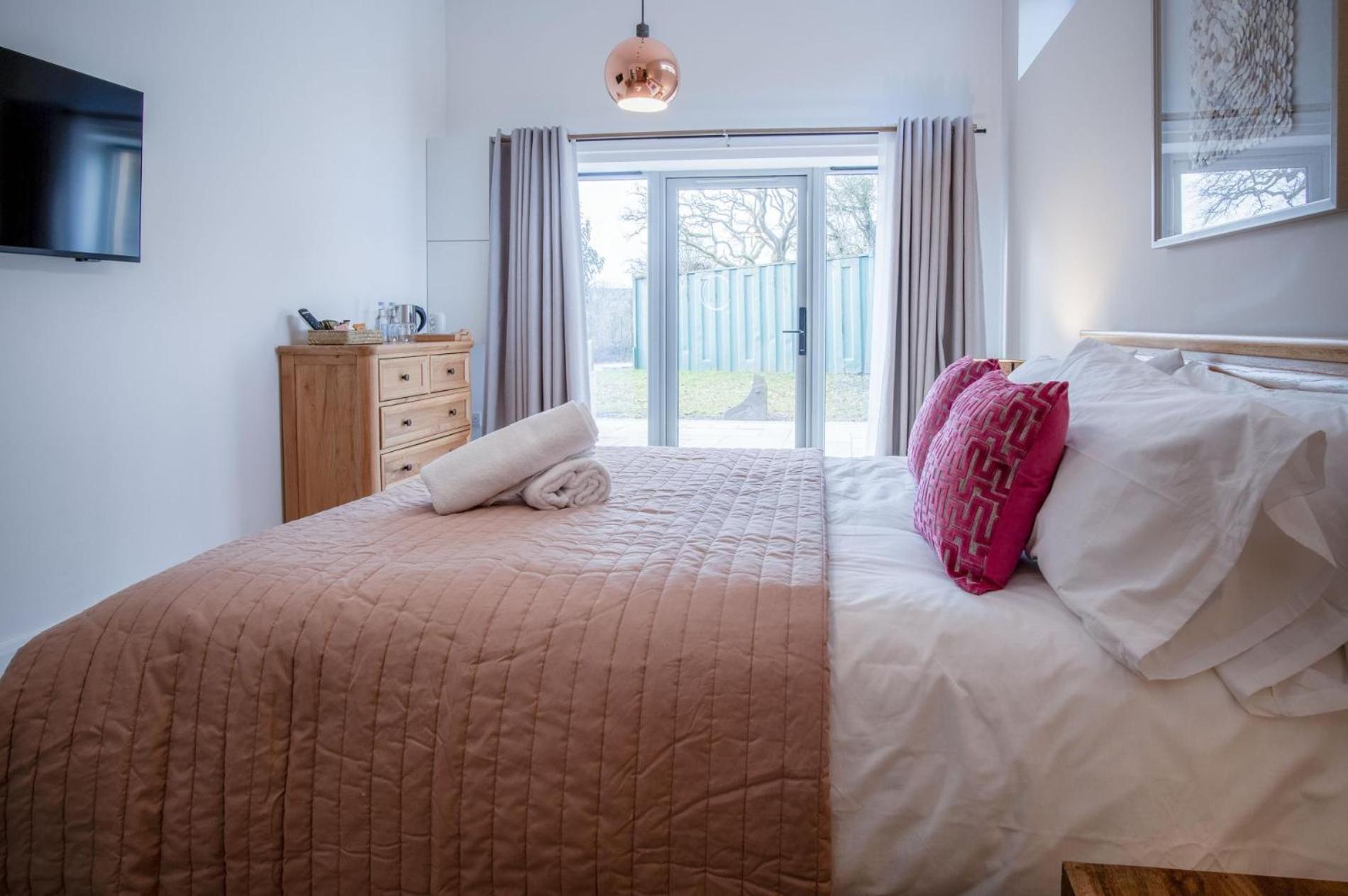 Apartment 12 - Sleeping Giant - Pen Y Cae